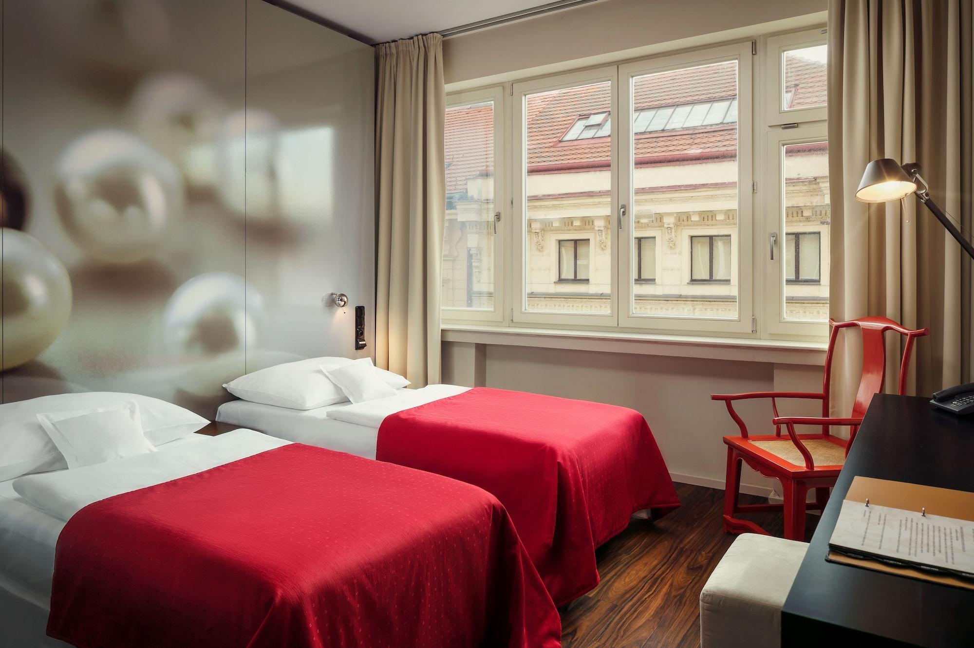 Perla Hotel Prague Exterior photo