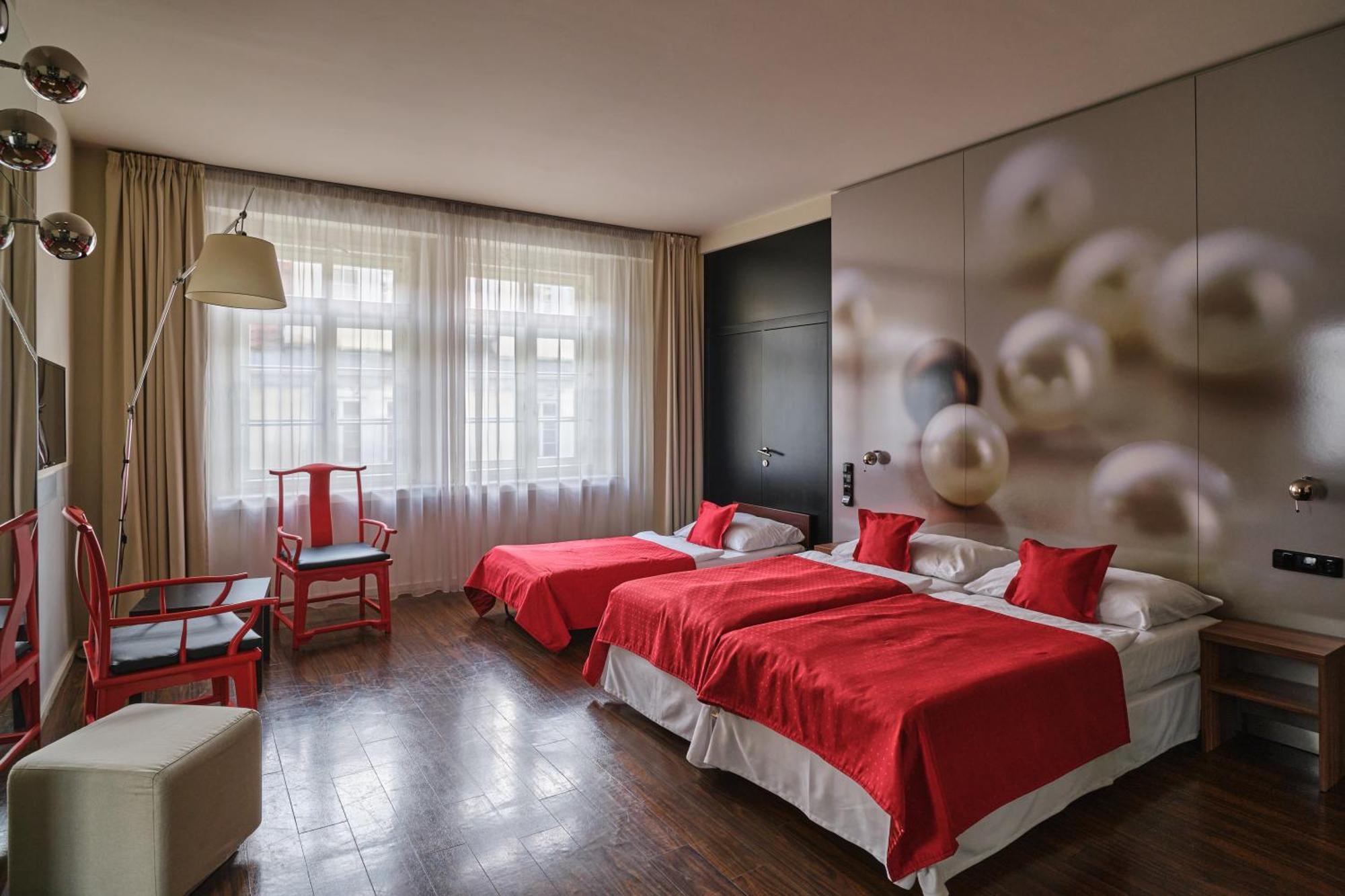 Perla Hotel Prague Exterior photo
