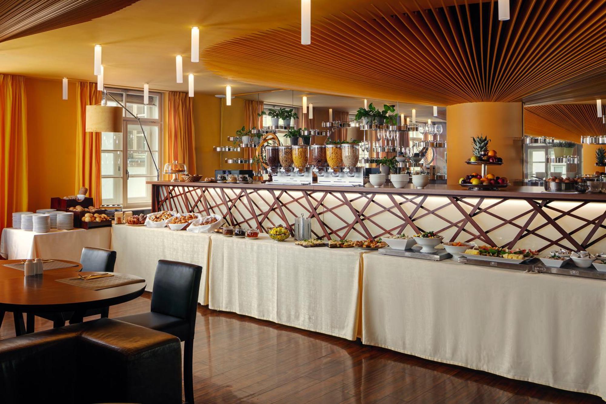 Perla Hotel Prague Exterior photo