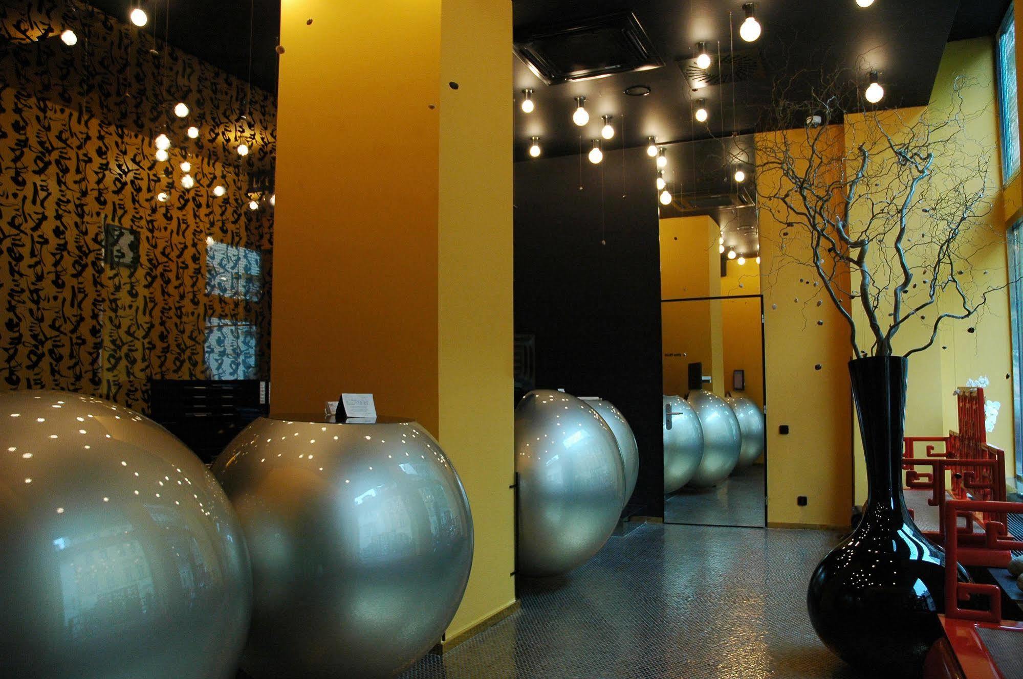 Perla Hotel Prague Exterior photo